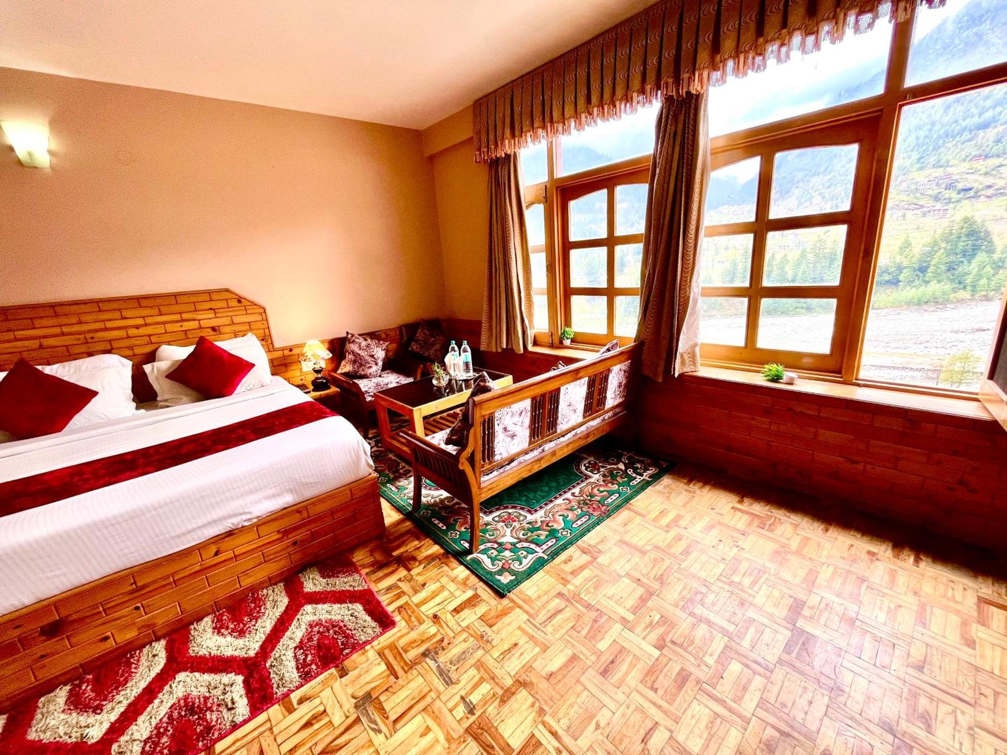 Hotel Hollywood Manali - Scenic River & Mountain View With Premium Rooms Exteriér fotografie