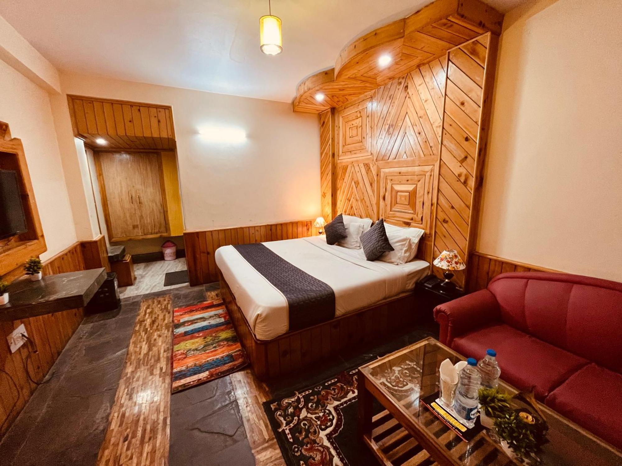 Hotel Hollywood Manali - Scenic River & Mountain View With Premium Rooms Exteriér fotografie