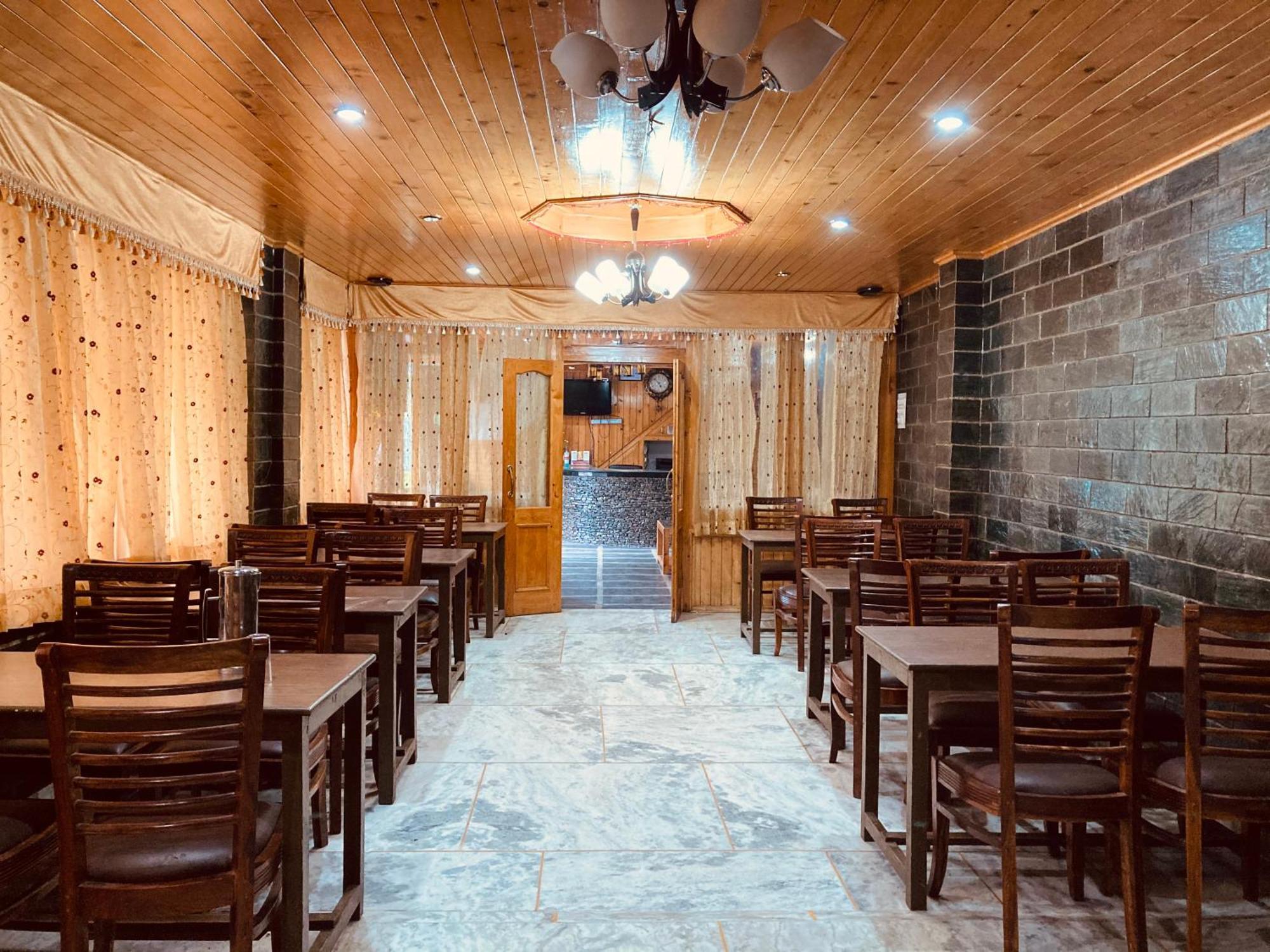 Hotel Hollywood Manali - Scenic River & Mountain View With Premium Rooms Exteriér fotografie