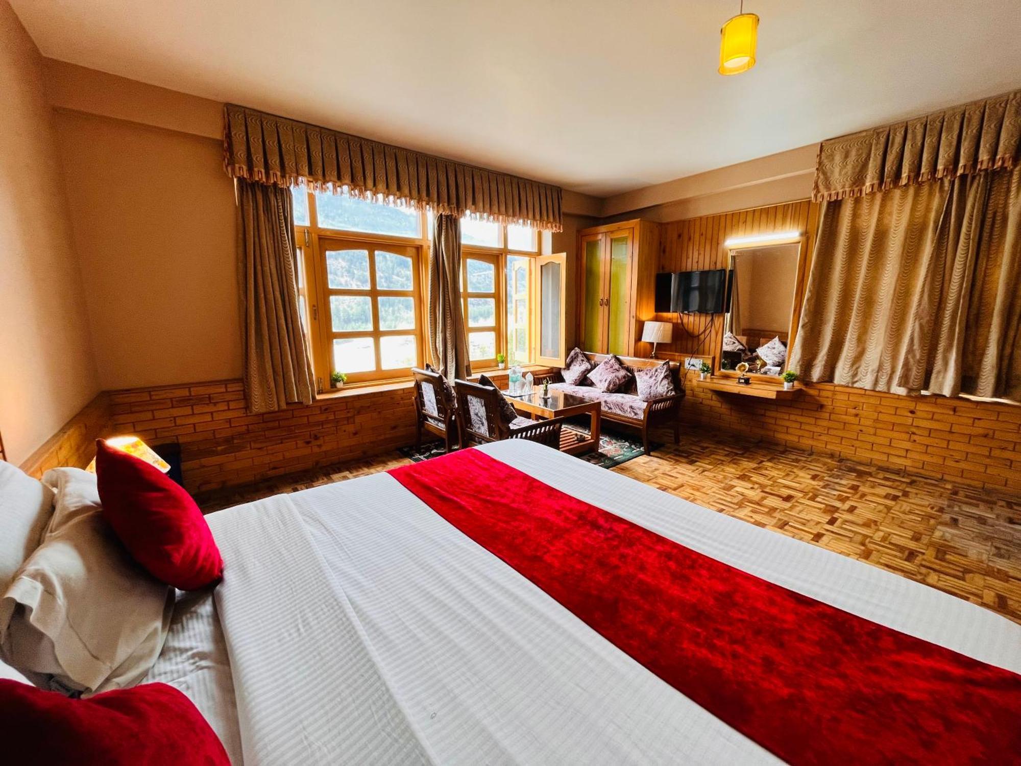 Hotel Hollywood Manali - Scenic River & Mountain View With Premium Rooms Exteriér fotografie
