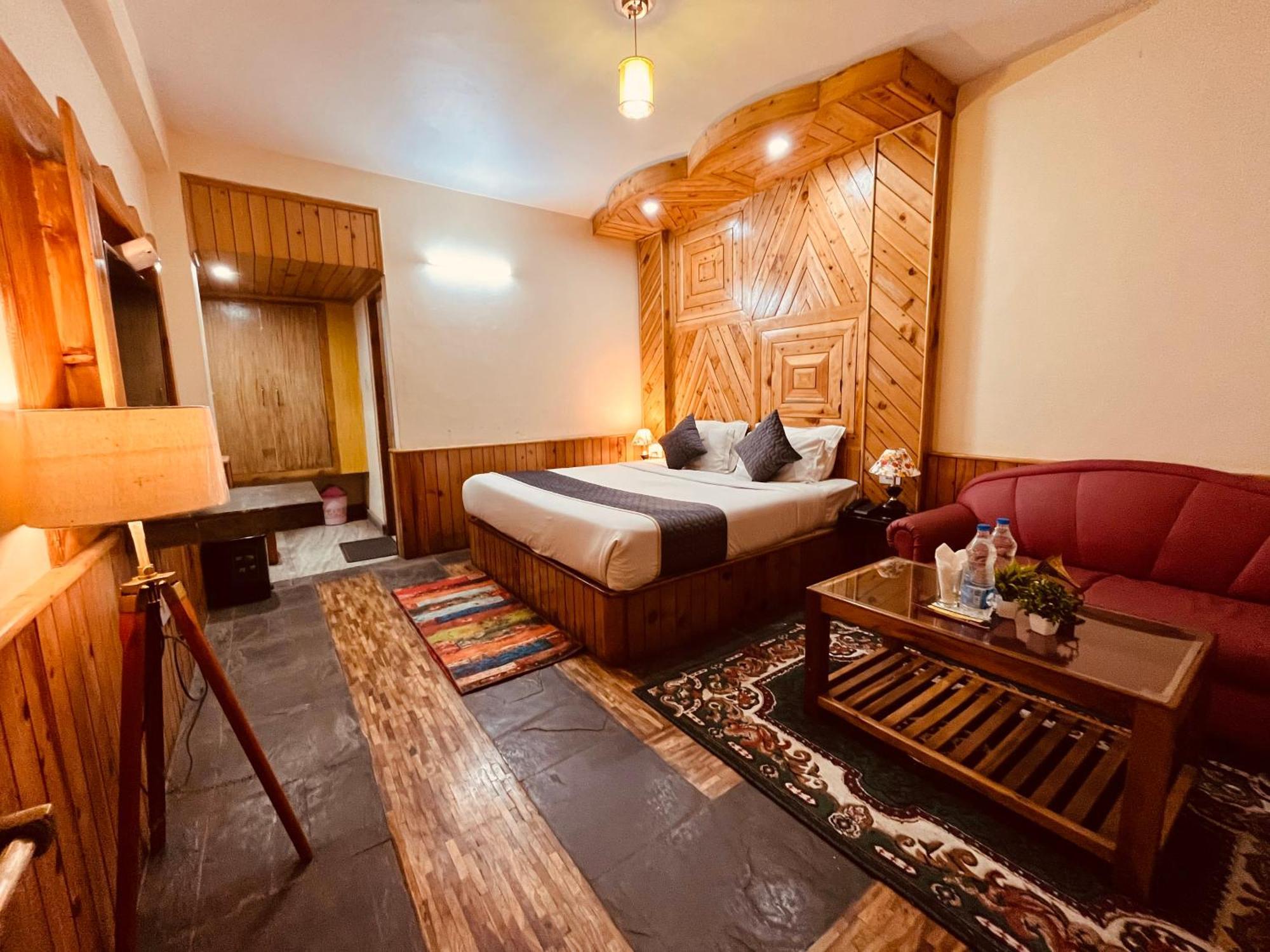 Hotel Hollywood Manali - Scenic River & Mountain View With Premium Rooms Exteriér fotografie