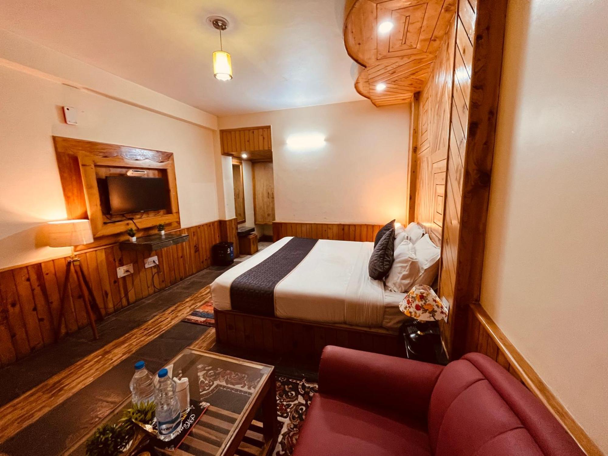 Hotel Hollywood Manali - Scenic River & Mountain View With Premium Rooms Exteriér fotografie
