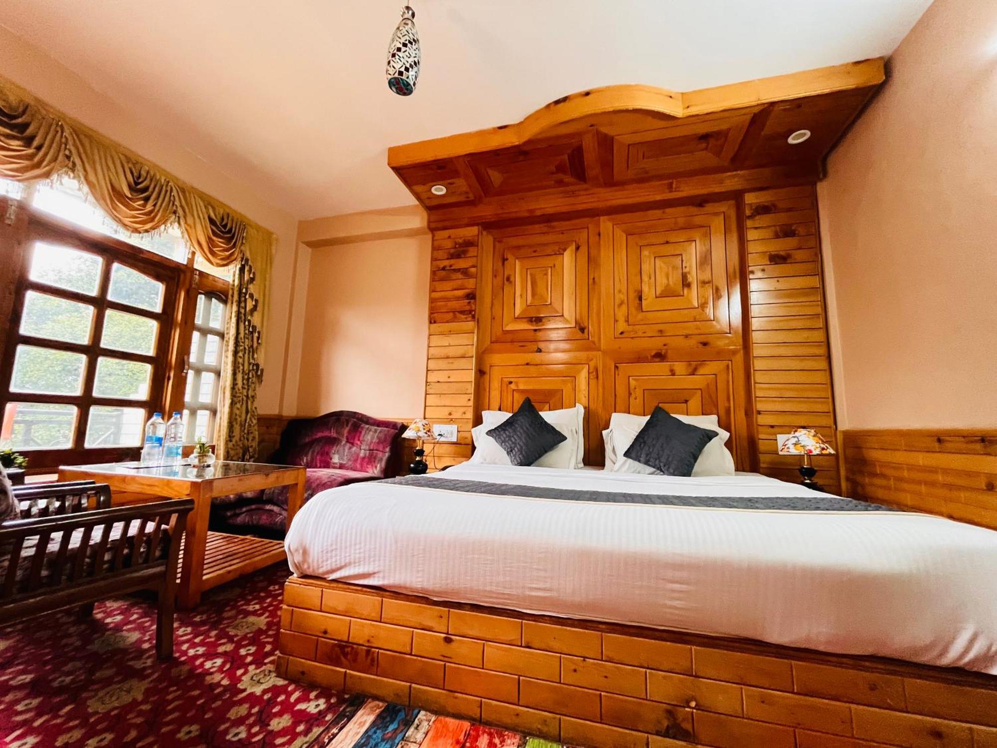 Hotel Hollywood Manali - Scenic River & Mountain View With Premium Rooms Exteriér fotografie