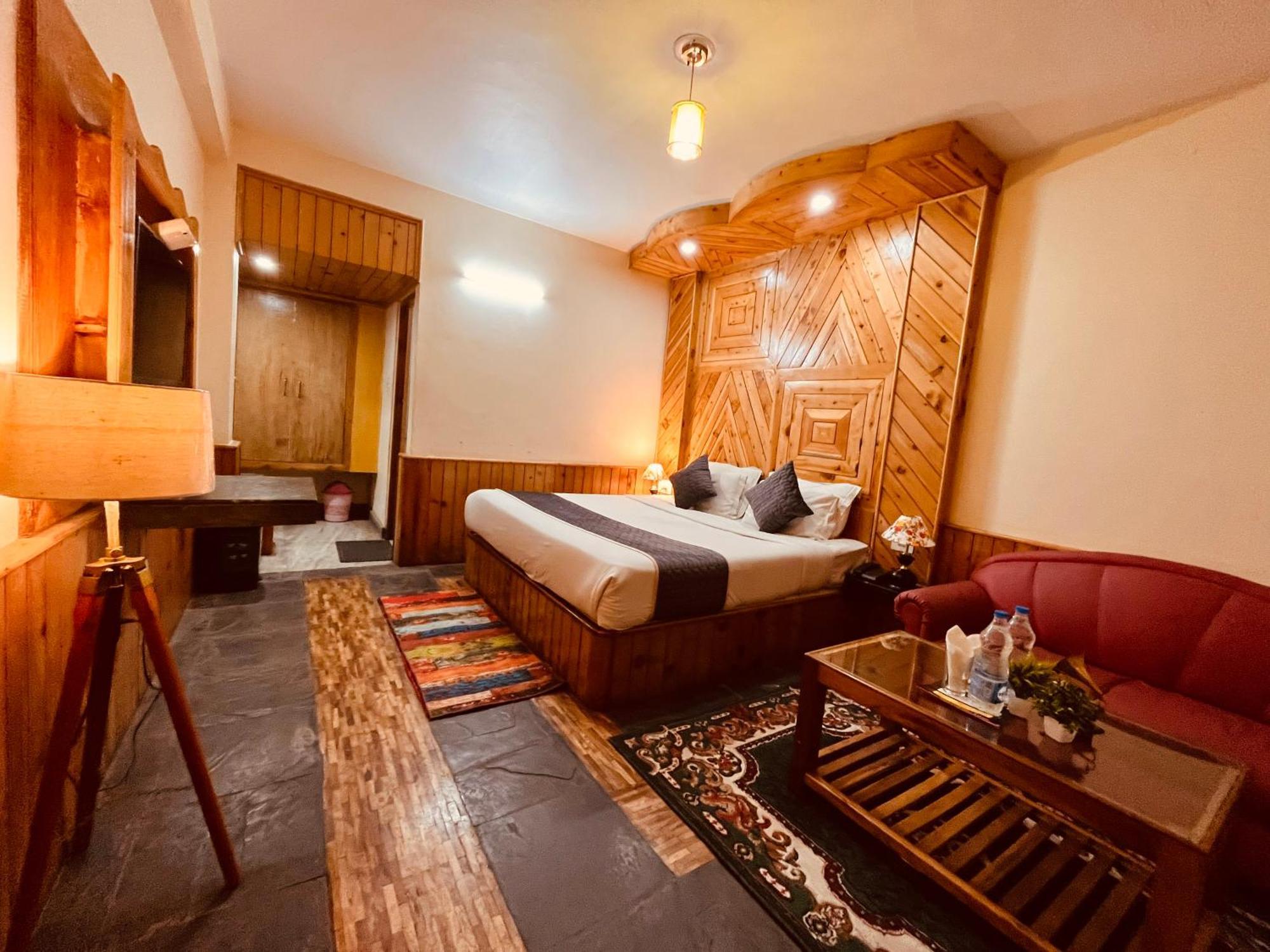 Hotel Hollywood Manali - Scenic River & Mountain View With Premium Rooms Exteriér fotografie